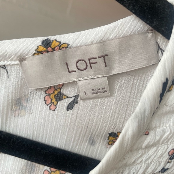 LOFT Sleeveless Floral Patterned Top - Picture 6 of 7